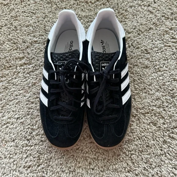 Adidas Gazelles size 6 1/2 in men’s - Picture 2 of 4